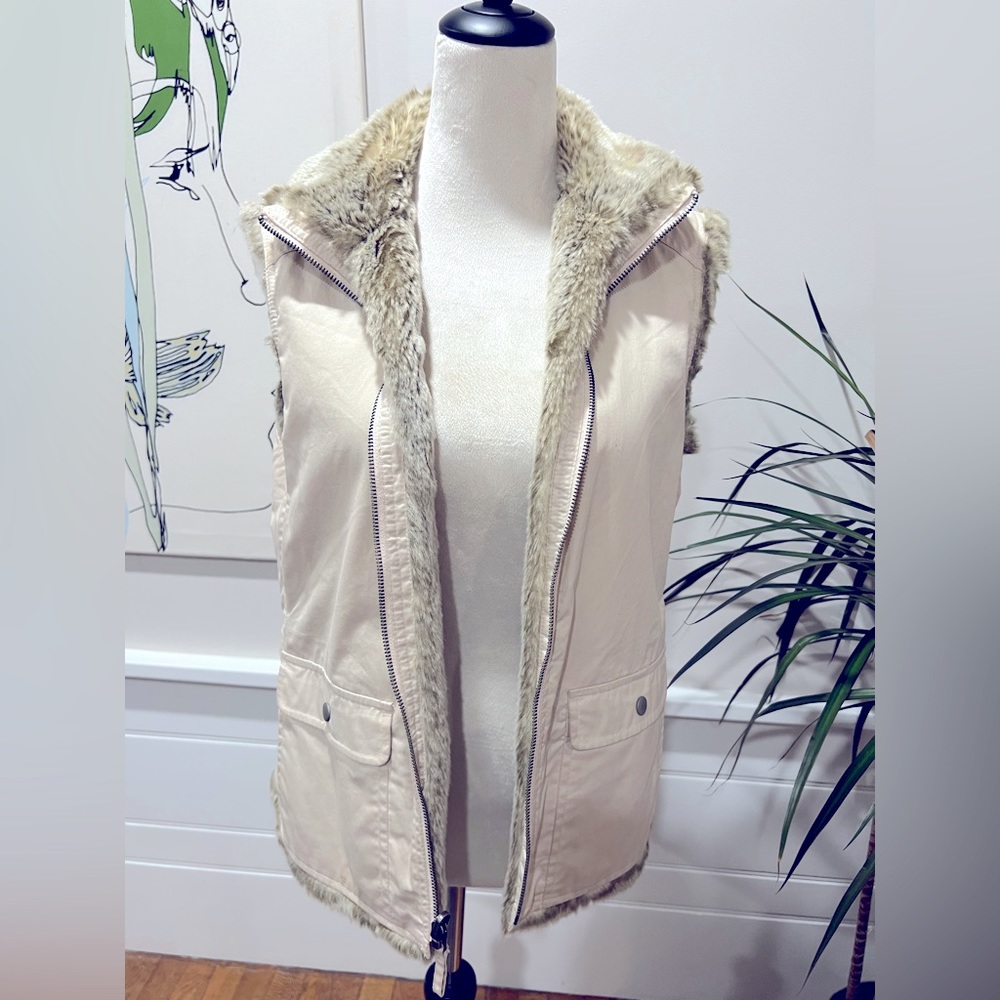 Reversible vest